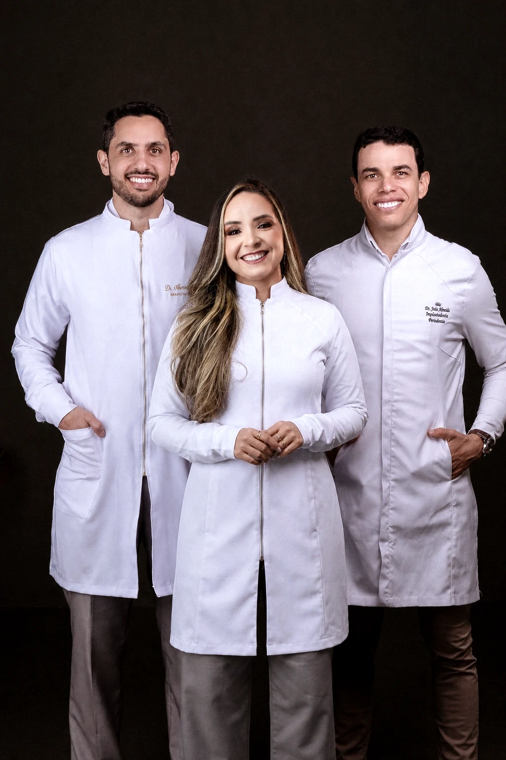 Três profissionais da equipe IODONTO